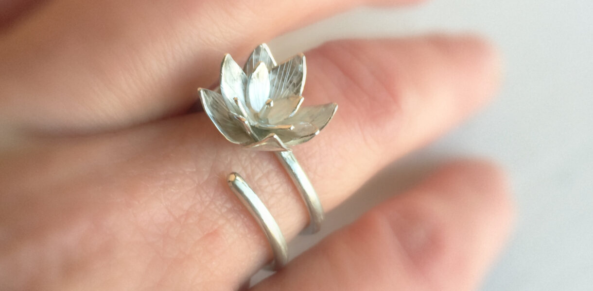 Anello argento lotus